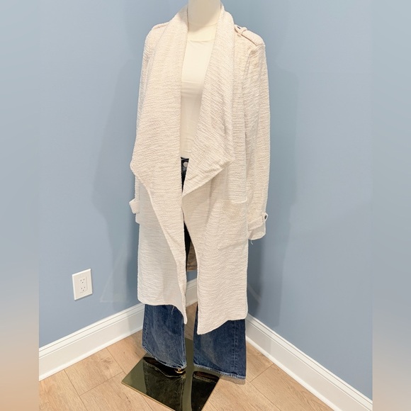 cupcakes & cashmere Sweaters - Cupcakes and Cashmere Ivory Textured Coat Women’s Large Open Front Long Jacket